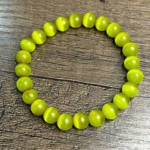 Vibrant Green Cat’s Eye Beaded Stretch Bracelet